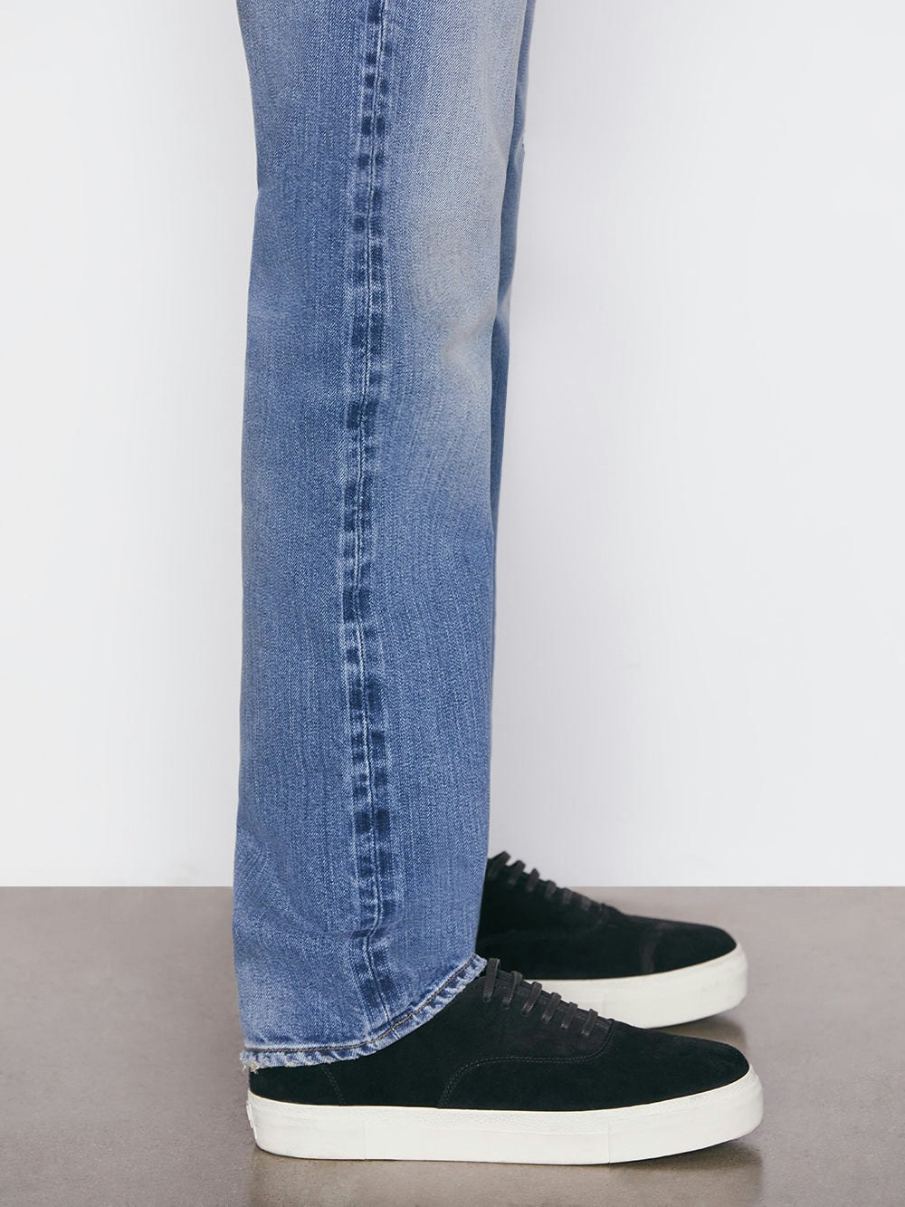 side detail leg view
